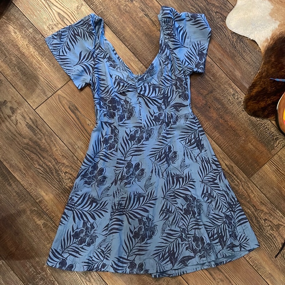 Blue Hawaiin print sundress. Super cute and flirty for summer wear!